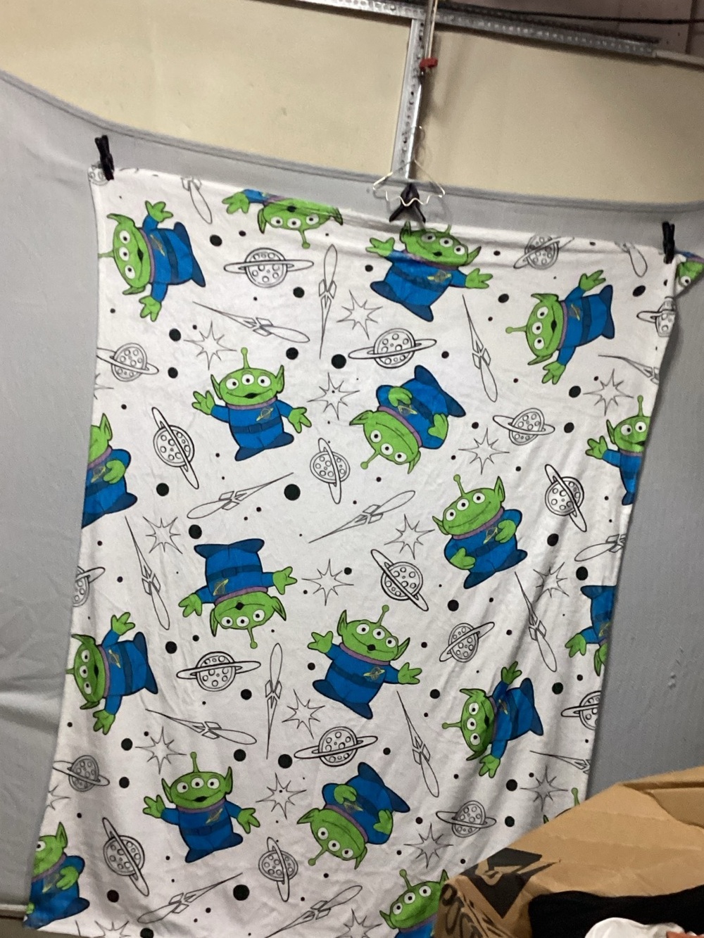 Plush Green & Blue Alien Print Throw Blanket